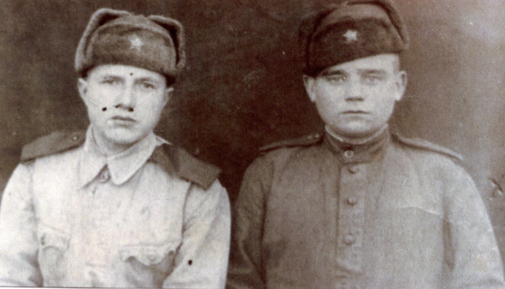 Колточихин Дмитрий алексеевич (слева) МКУК МТК ЗСМД (1).jpg